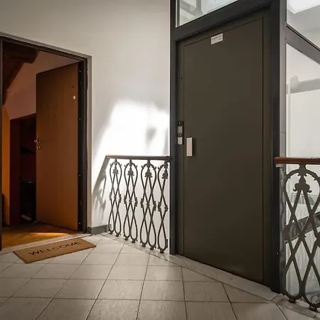 22 - Parcheggio Privato - Accogliente - Collegamento Sardegna E Corsica *